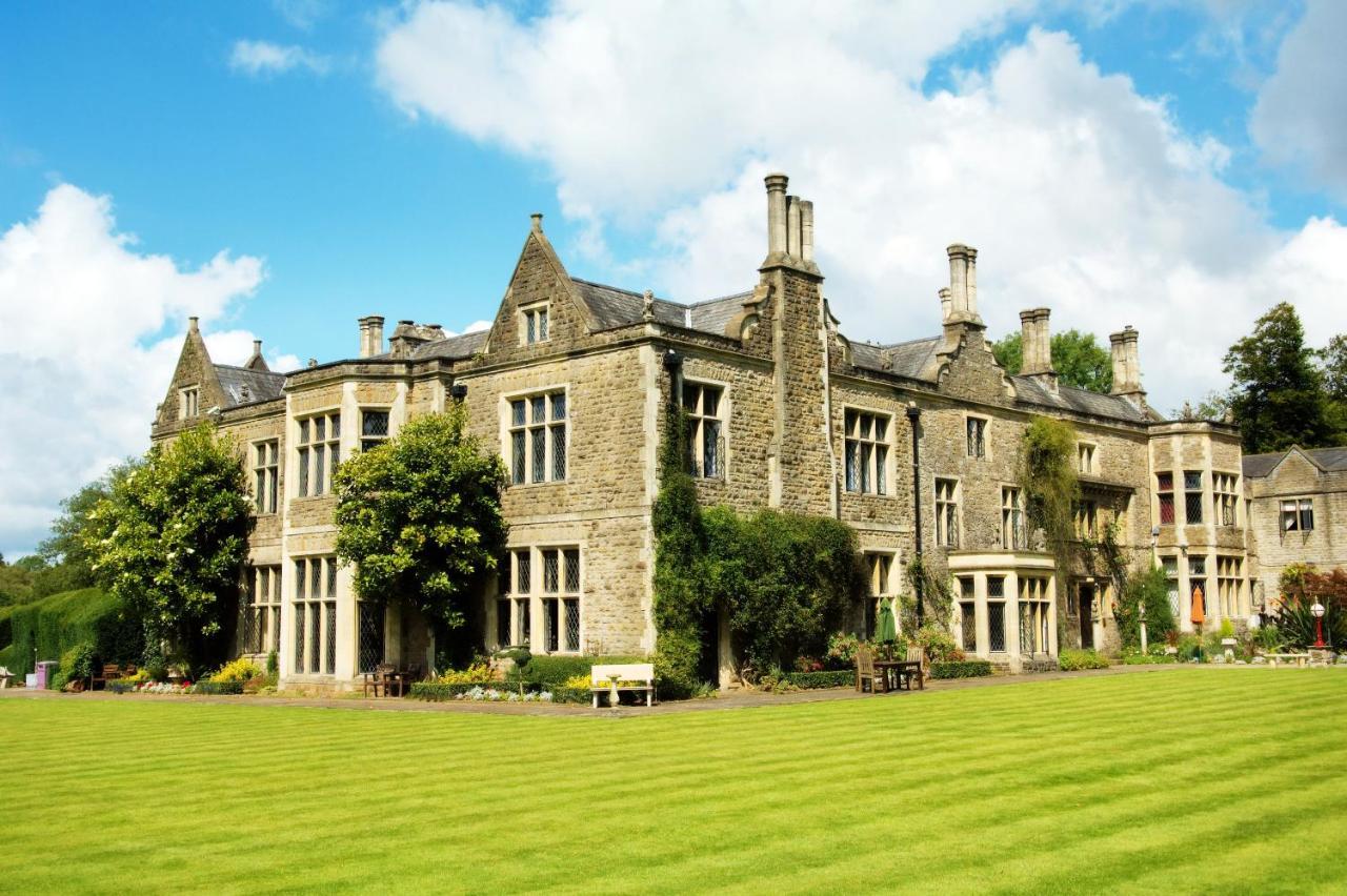 Miskin Manor Hotel 한솔 외부 사진