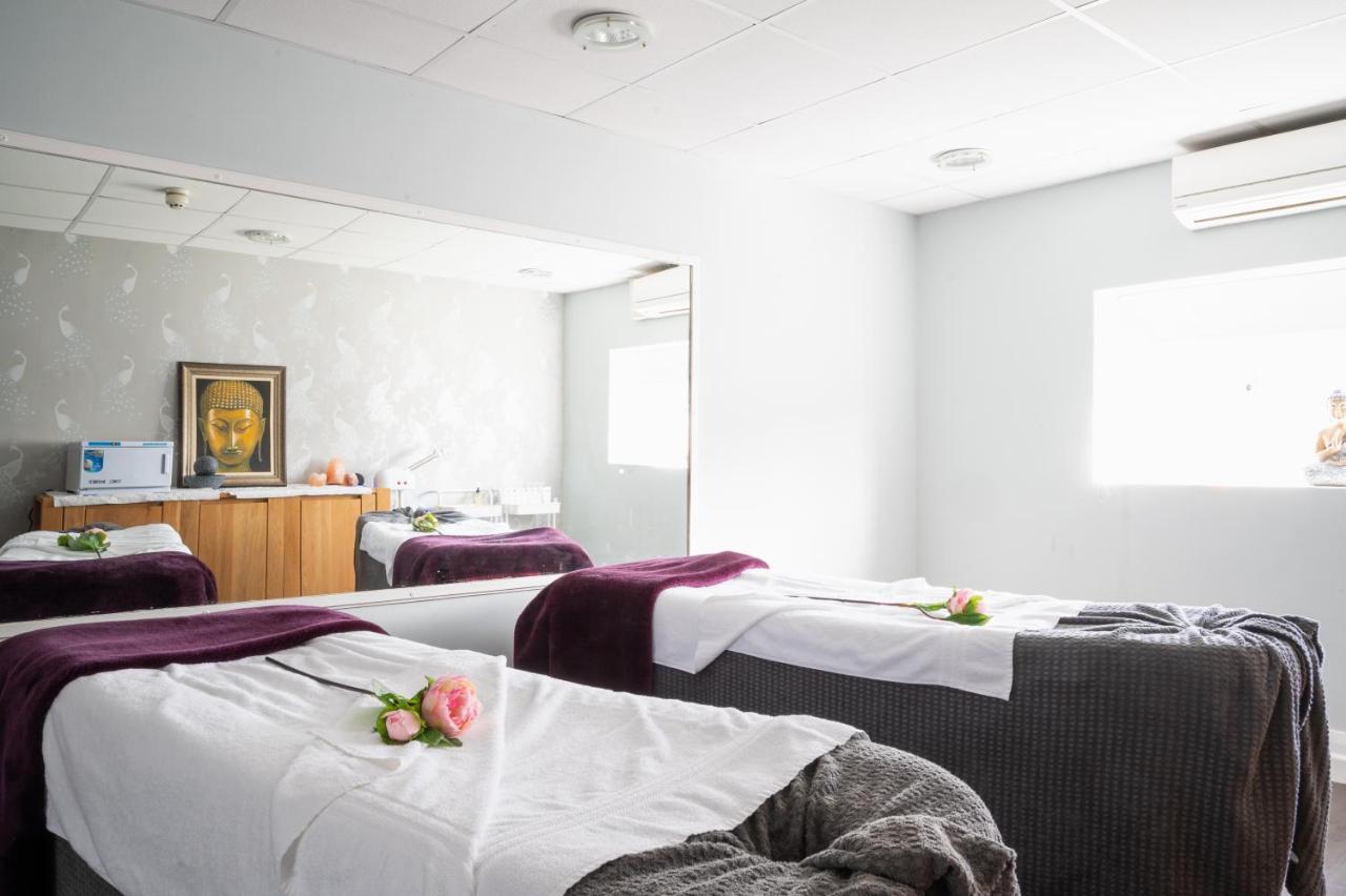 Miskin Manor Hotel 한솔 외부 사진