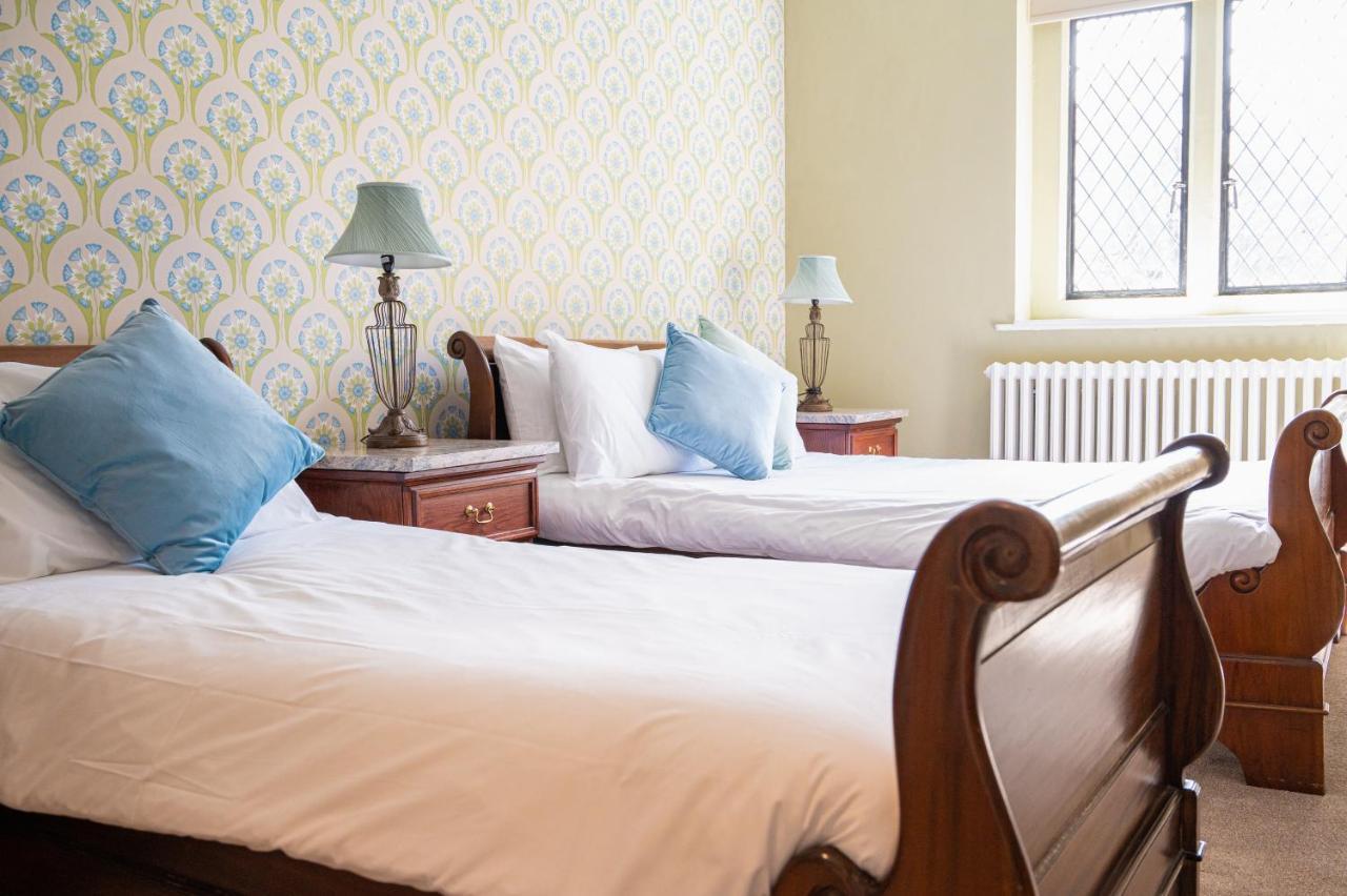 Miskin Manor Hotel 한솔 외부 사진