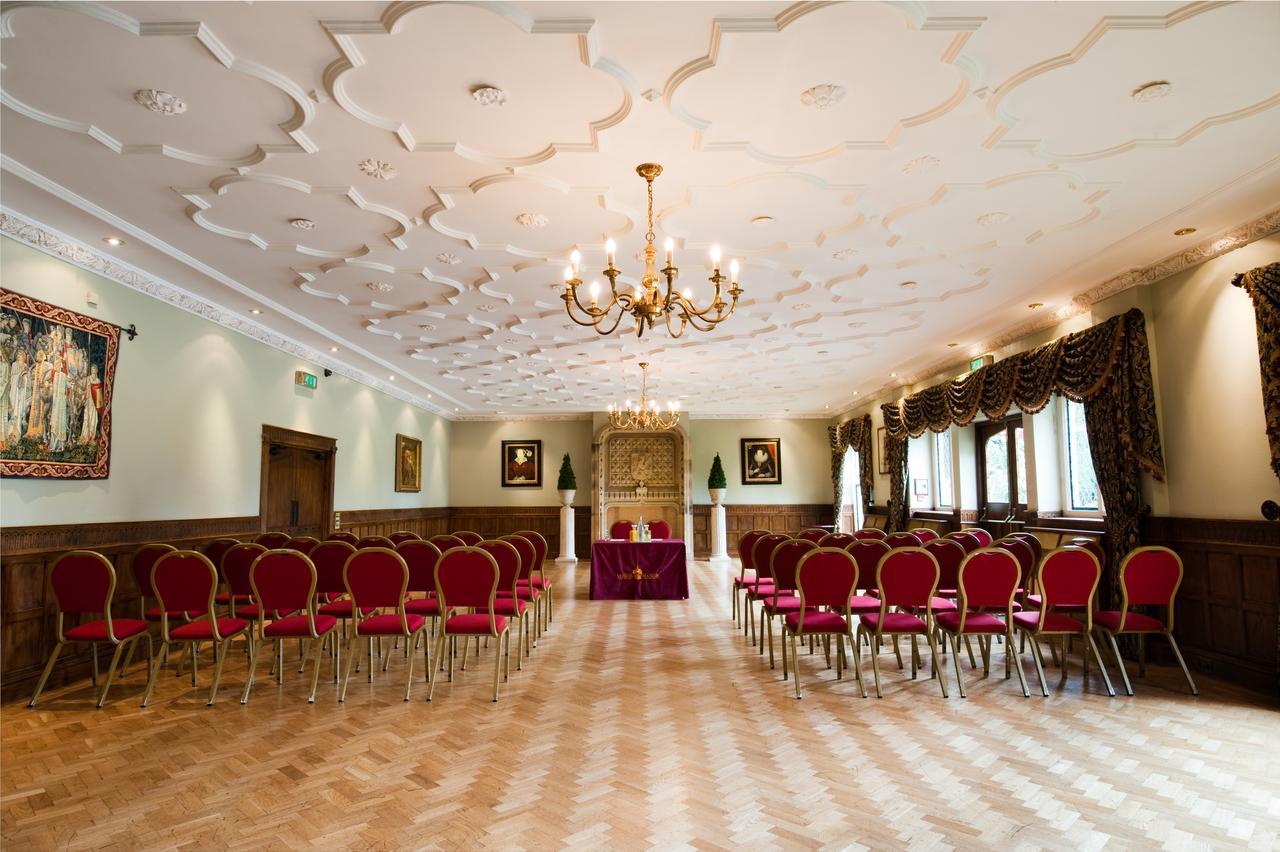 Miskin Manor Hotel 한솔 외부 사진