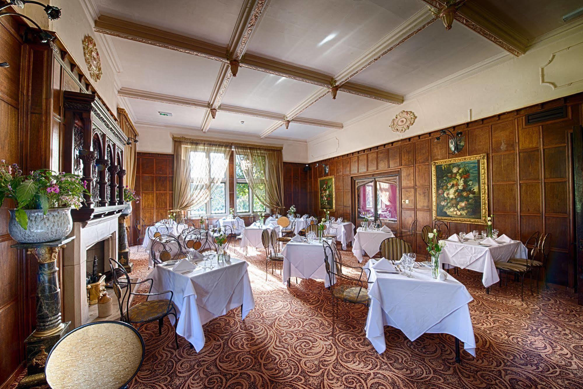 Miskin Manor Hotel 한솔 외부 사진