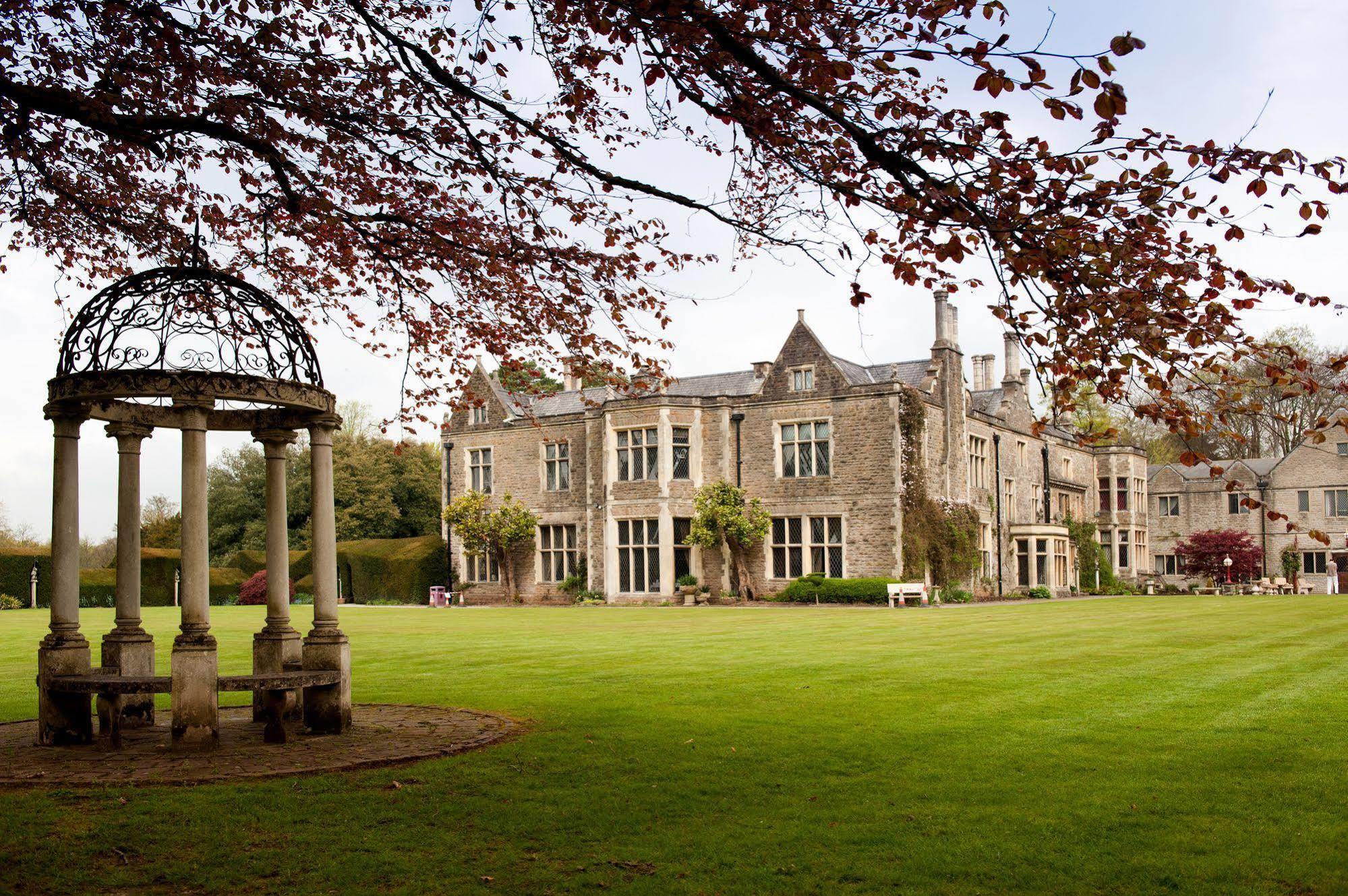 Miskin Manor Hotel 한솔 외부 사진
