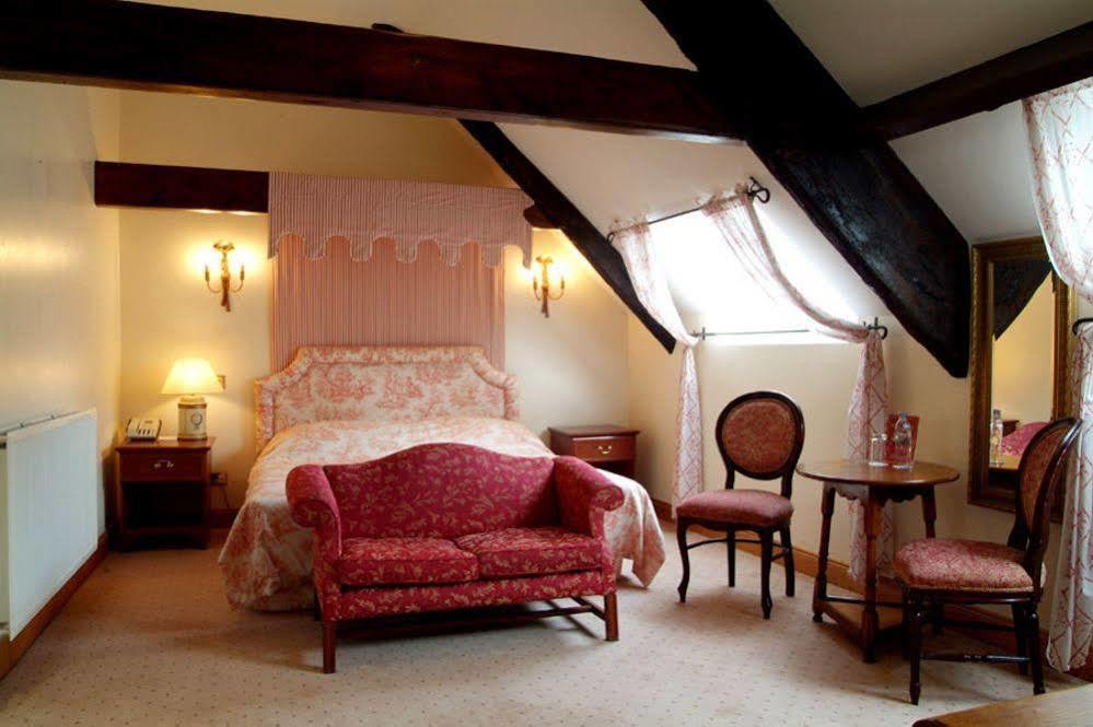 Miskin Manor Hotel 한솔 외부 사진