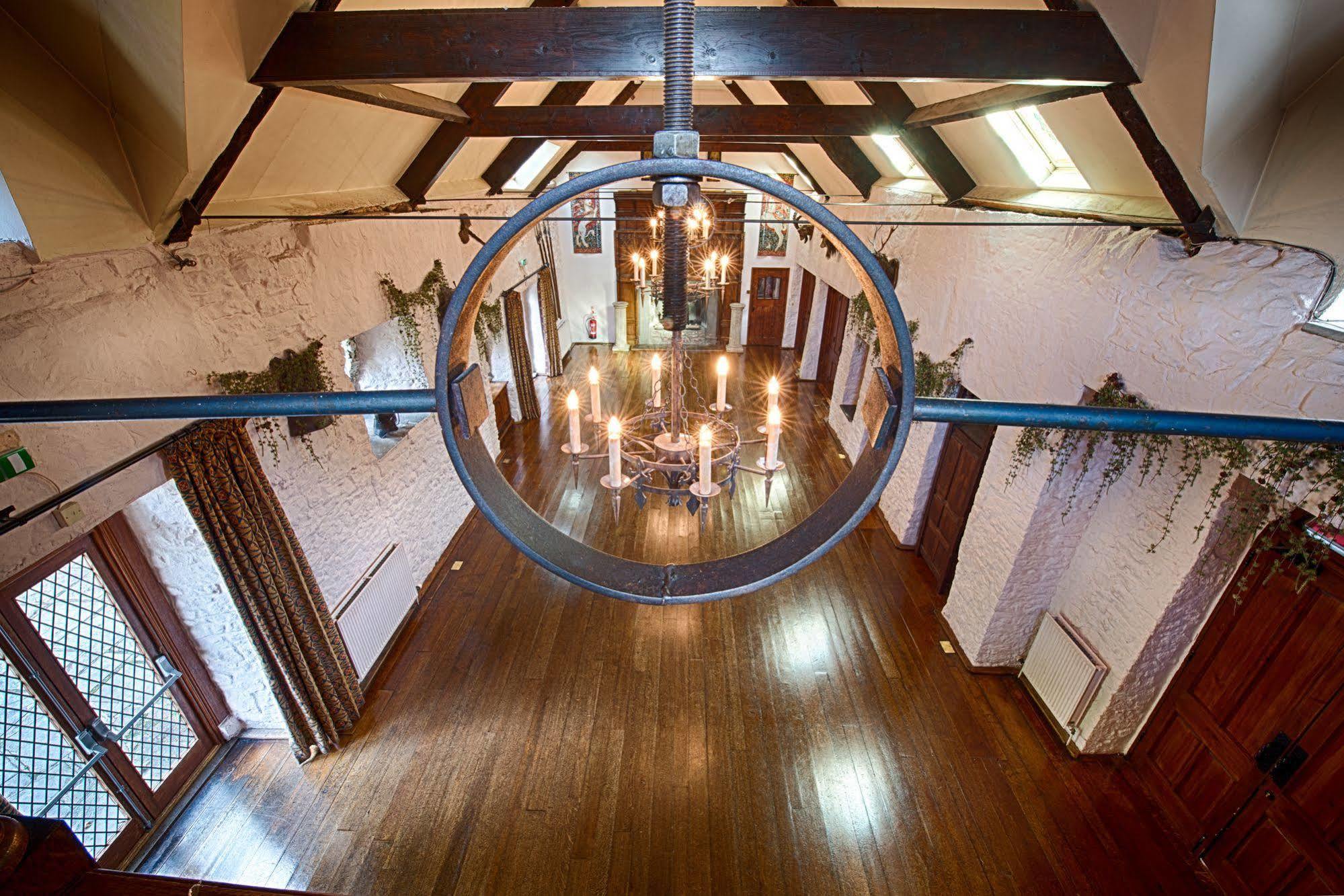 Miskin Manor Hotel 한솔 외부 사진