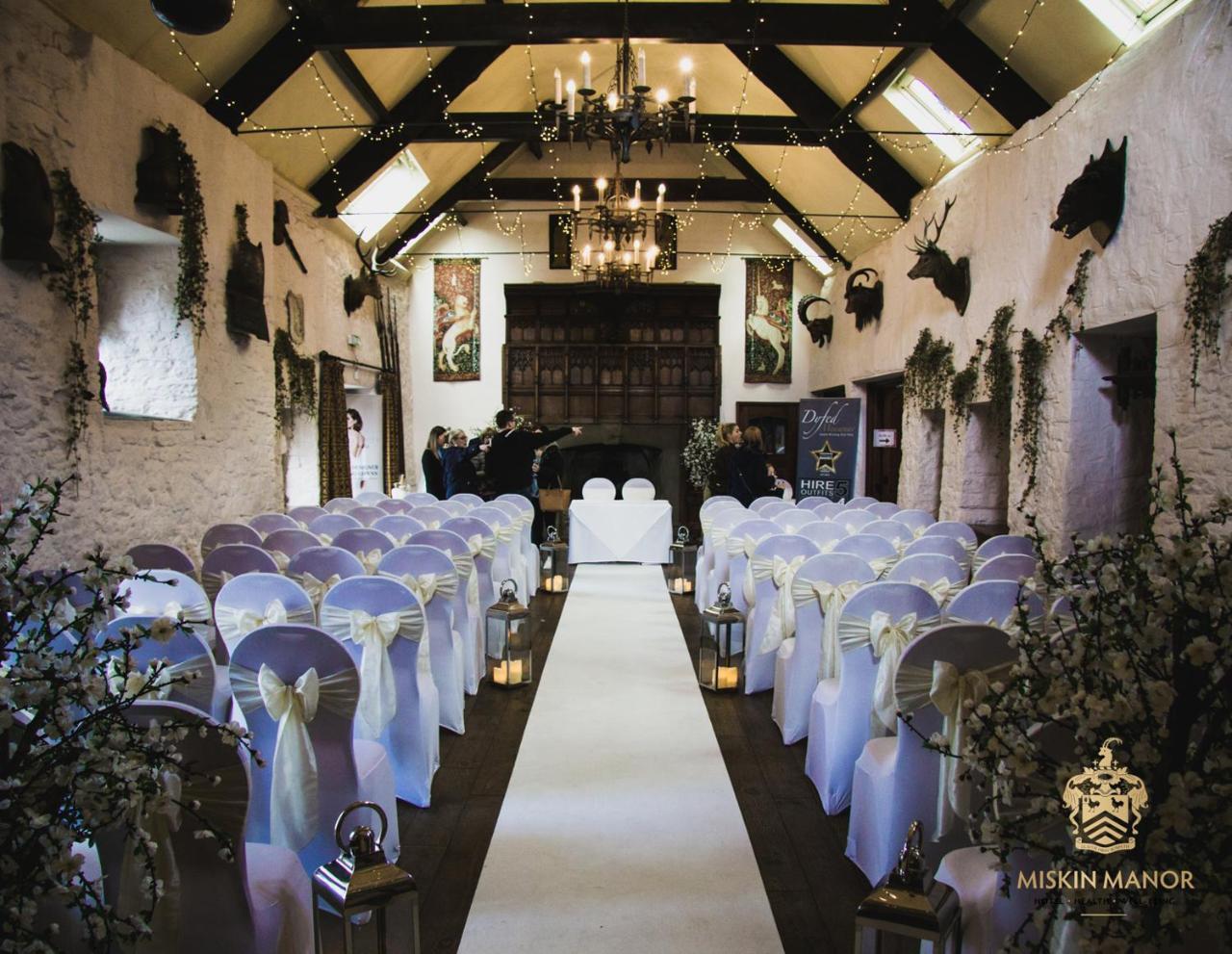 Miskin Manor Hotel 한솔 외부 사진