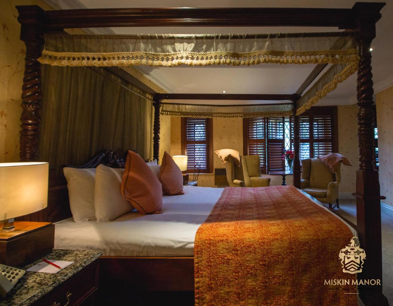 Miskin Manor Hotel 한솔 외부 사진